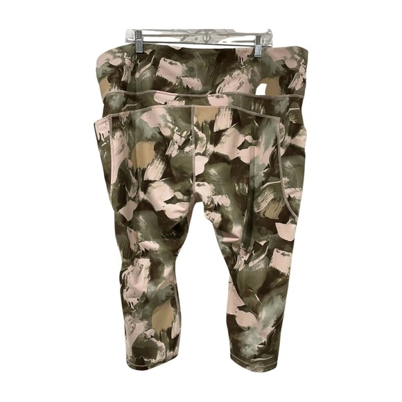 NWT Athleta Green Ultimate Stash II Capri Yoga Tights Leggings Size 3X - Picture 2 of 10